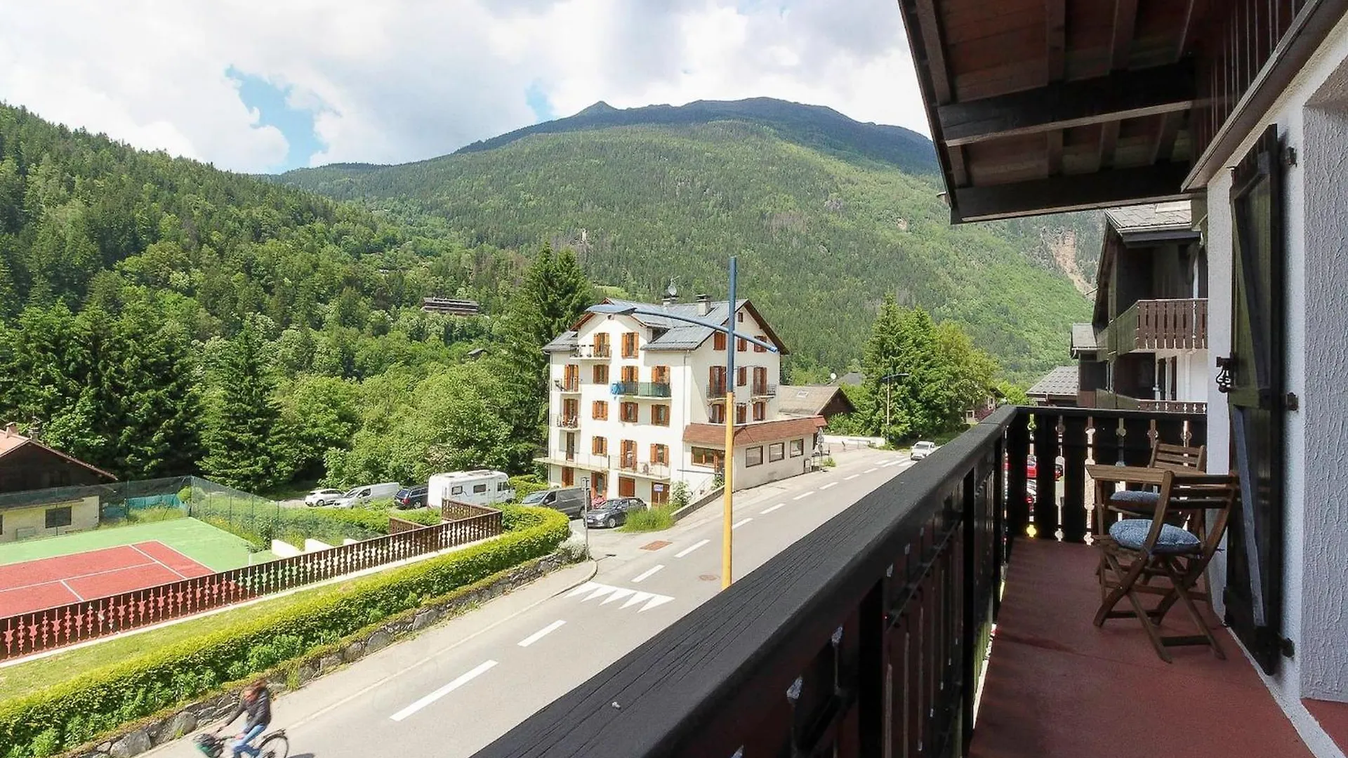 شقة La Griaz - Chaleureux Et Cosy -Vue Sur Les Montagnes - Grand Balcon ليز أوش فرنسا