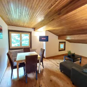 Mansardé Dans Maison Avec Jardin En Bord De Piste, Vue Montagne Appartement